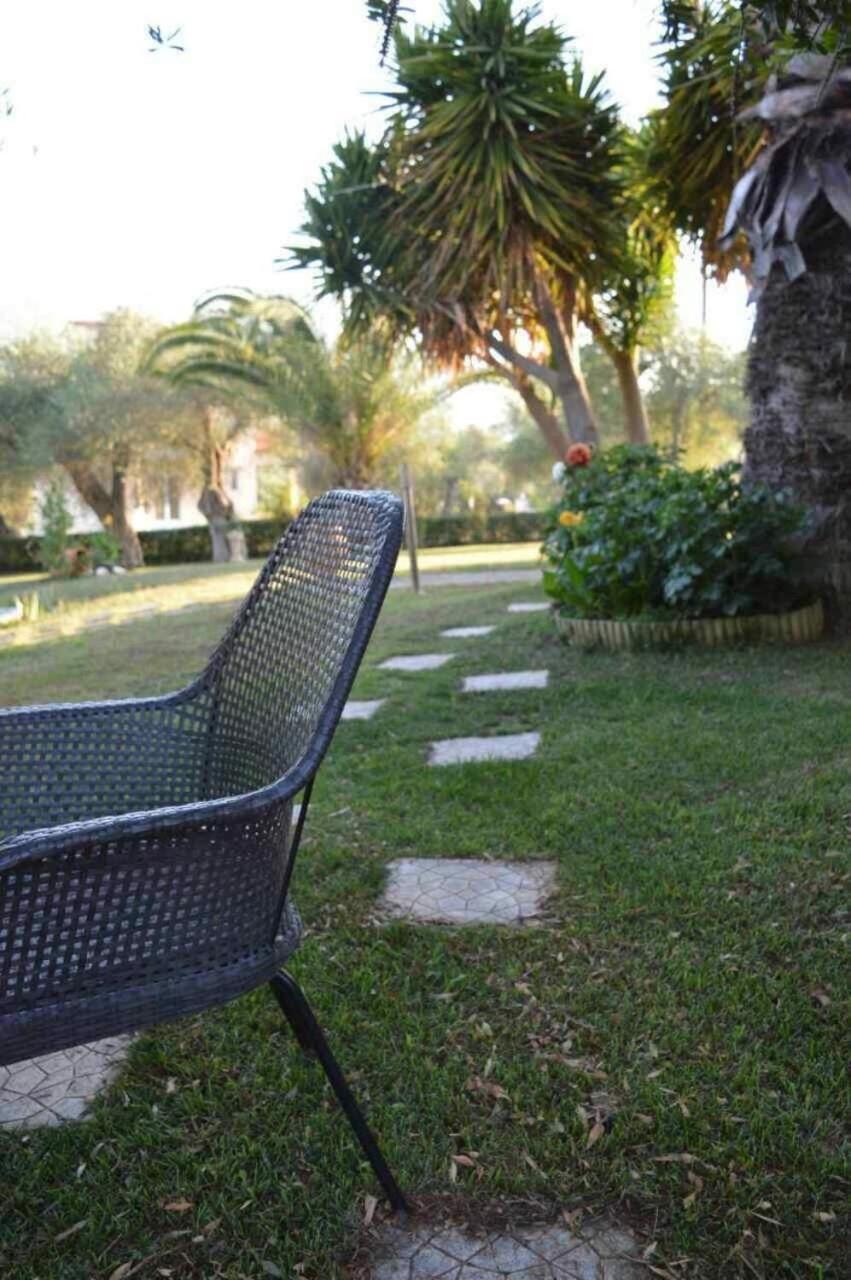 Appartement Sunny Garden à Plataria Extérieur photo
